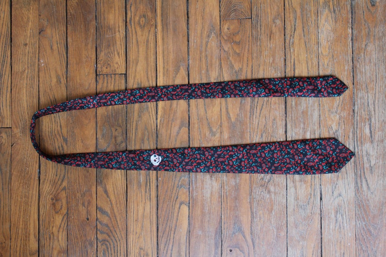 Skull tie hand embroidered 60 s italian vintage paisley silk tie grim placed design skeleton embroidery customized vintage one of a kind