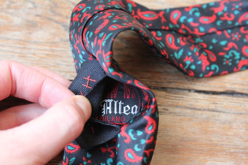 Skull tie hand embroidered 60 s italian vintage paisley silk tie grim placed design skeleton embroidery customized vintage one of a kind