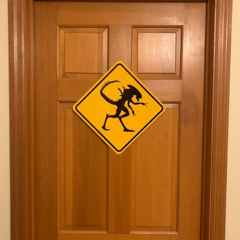 Aliens / Xenomorph Crossing Sign image 5