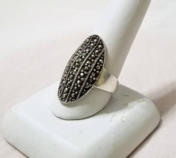 Lovely Vintage 925 Silver Marcasite Oval Ring