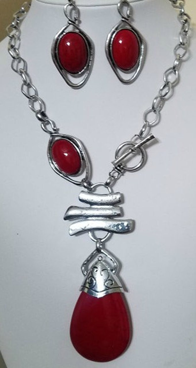 Lovely Vintage Costume Set Jewelry Hook Earrings Necklace Silver Tone Red HandmadeChunky