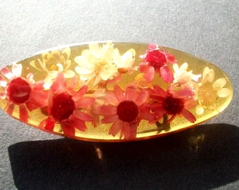 Old Gorgeous Ship Brooch made of synthetic resin with straw flowers True Vintage romantic flowers