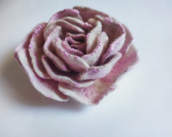 Felted flower brooch, felt flower brooch made of wool, a gift for her. Wet felt flower pin. Brooch rose white-pink.