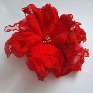 Flower brooch made of wool and silk in red coral color, Wool jewelry, Felt flower clip, Gift for her, Handmade