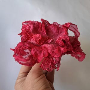 Pink felted brooch, Felt flower brooch, Wool jewelry, Felt flower pin, Gift for her, Handmade