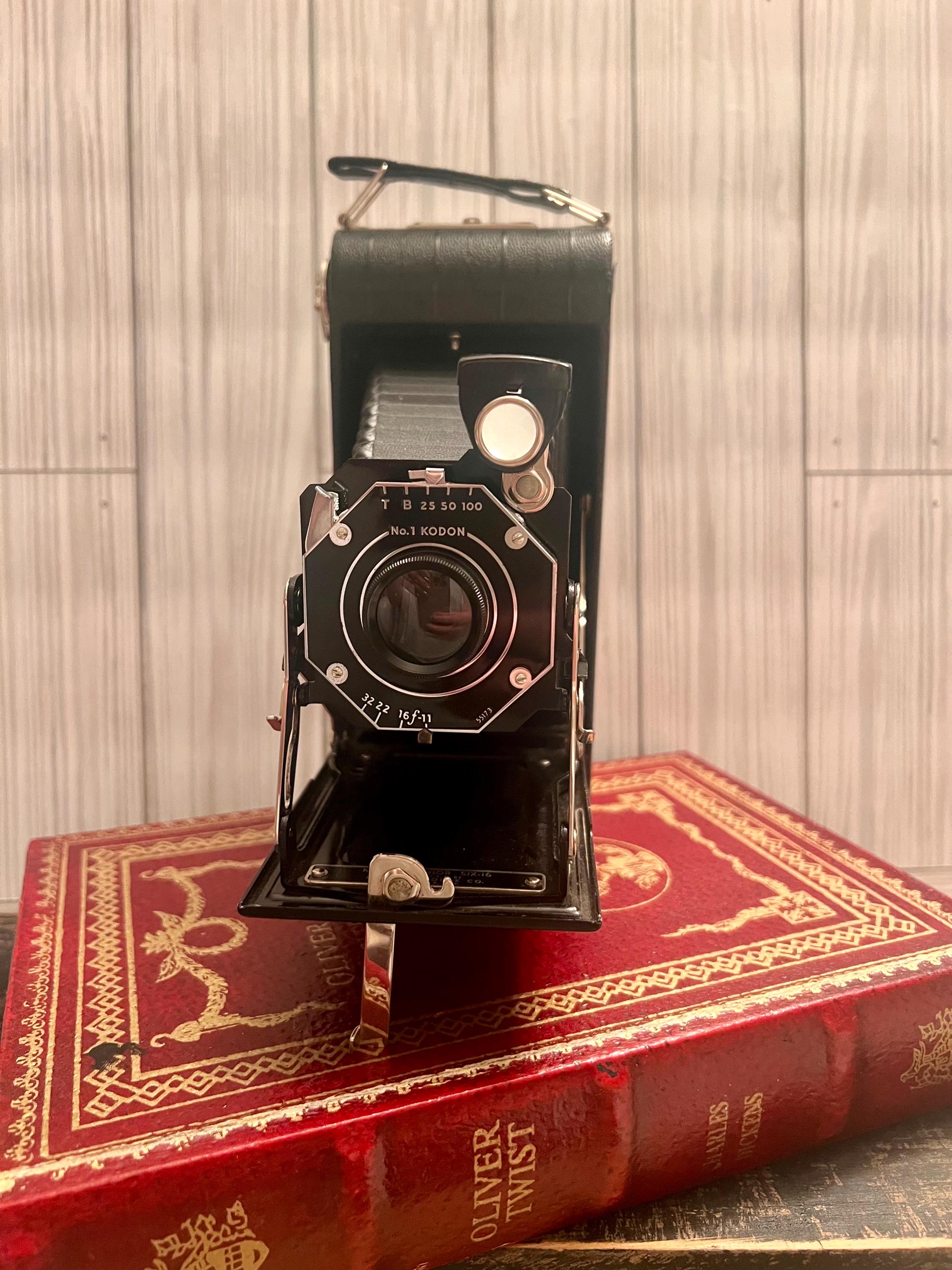 ヴィンテージカメラ等まとめ売り　cannon KODAK YASHIKA等 Vintage Kodak Junior Six-16 Camera Foldable With Bellows Eastman