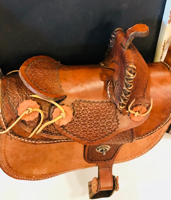 Vintage Handmade Leather Tooled Horse Saddle Shou… - image 3