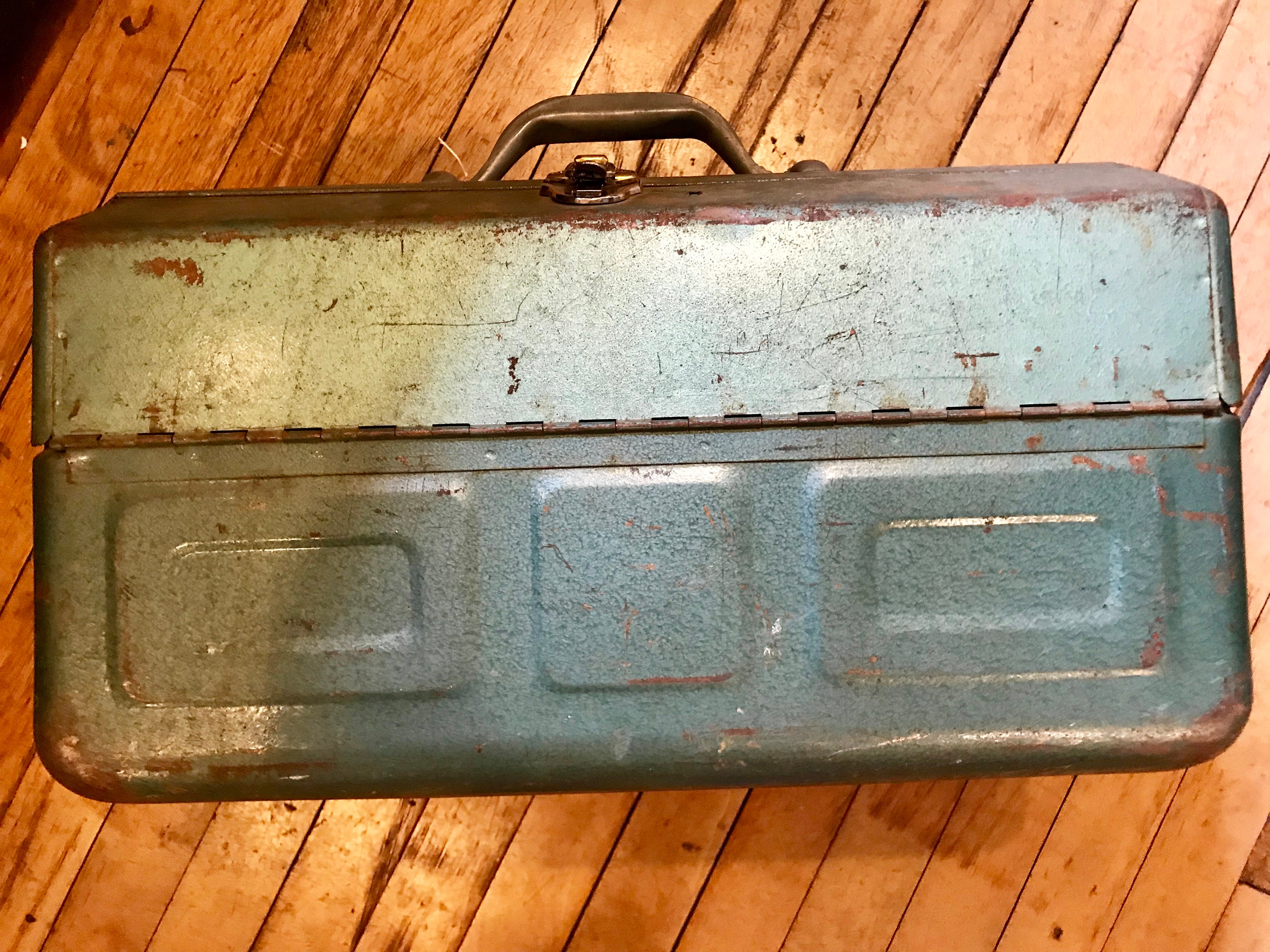 Vintage Walton Grip Loc Tackle Box Industrial Decor Fishing Green