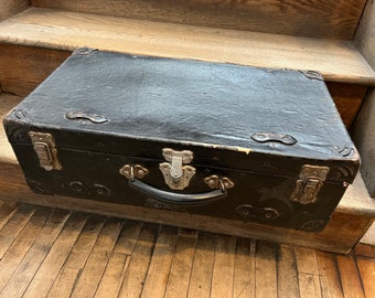 Antique Trunk Shwayder  Black Metal Leather Wrapped Suitcase Photography Props Vintage Wedding Card Box Holder Storage Foot Locker Steamer