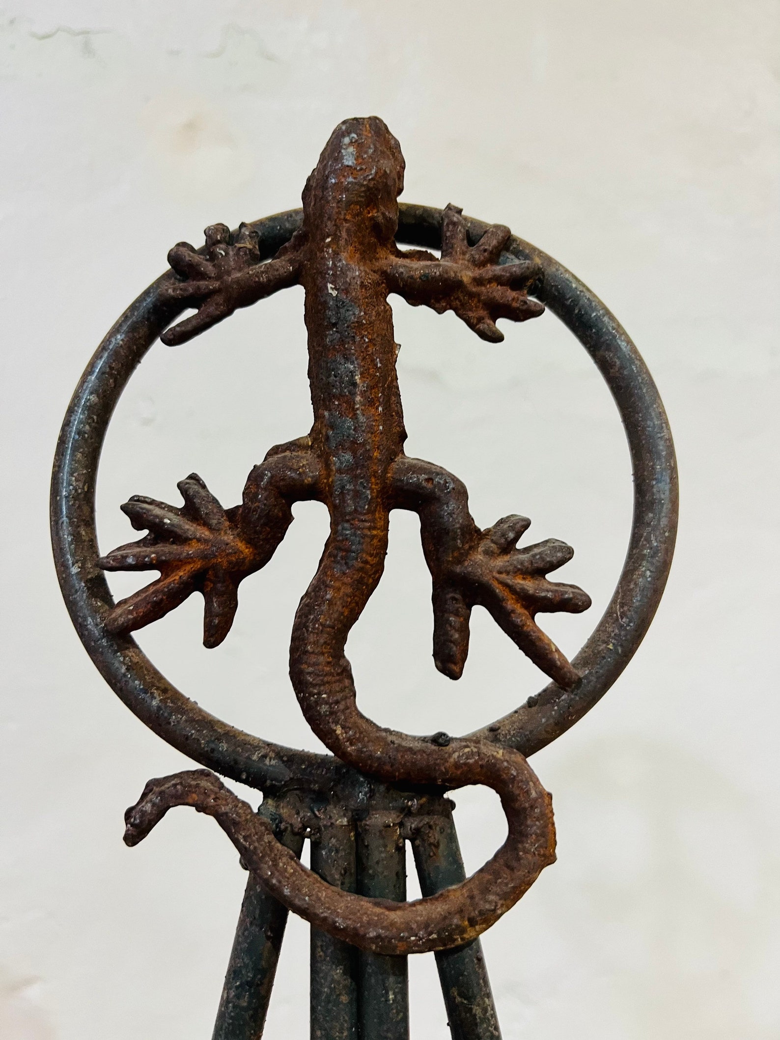 Rusty Axel Stand Vintage Cast Iron Art Easel Large Floor Painters Stand Wedding Sign ...