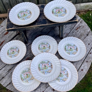 Wisconsin Dells Souvenir Plates Dessert Salad Plate Gold Gilt Trim Scalloped Stand Rock Points of Interest Cabin Farmhouse Decor Deer Landsc