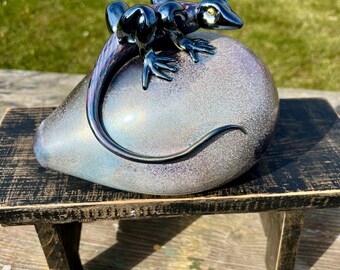 Stuart Abelman Art Glass Sculpture Gecko On Rock Lizard Iridescent Gift Ideas