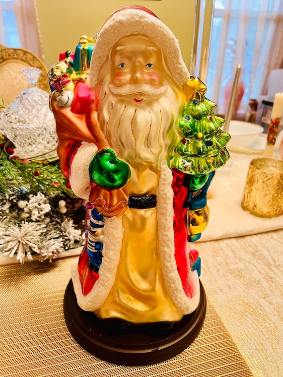Thomas Pacconi Classics Glass Santa Claus on Wooden Pedastal 30