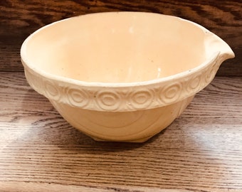 Antique 10” Yellow Ware Bowl Farmhouse Batter Bowls   Pour Spout Pottery Vintage Mixing Farmhouse Kitchen Country Cottage Square Bottom
