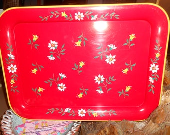 Vintage Red Floral Metal Serving Trays Retro Artwork Vintage Kitchenware Wall Art Red Yellow White Green MCM Trays Snack Tray Cocktail Tray
