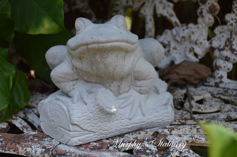 Frog Toad on Log Solid Concrete Statue image 3