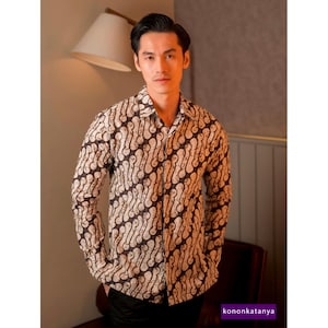 Moderne elegantie Pusaka Lakhsana batikshirt met lange mouwen, batik voor heren, batikshirt, batik voor heren, formeel shirt voor mannen
