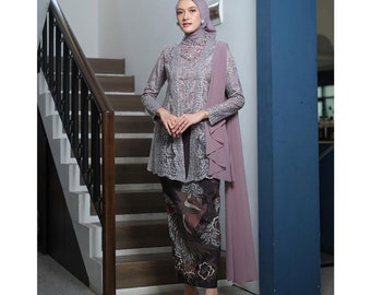 Kinara Essence moderne elegantie in de Kutubaru Kebaya-collectie, verloving en speciale gelegenheden van Eliza Batik, Kebaya Batik, Kebaya Modern