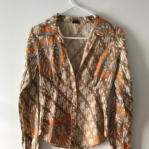 Indonesian Cotton Batik Tropical Printed Blouse in Orange Brown & Cream with Abalone Buttons Fits Beautifully Size Small