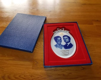 Vintage Sweden Royal Medallion Swedish King Carl XVI Gustaf Queen Silvia Wedding 1976 Porcelain Wall Plates Limited ed 5000 Original Box