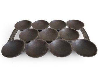 Antique Cast Iron Cookware R&E Mfg Muffin Gem Pan 3, Vintage Kitchenware, Kitchenalia, Old Egg Pans, Primitive Bakeware, Rustic Wall Decor