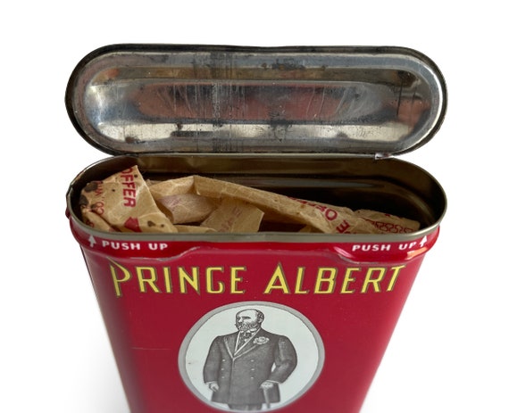 old tobacco tins Rare Canadian tobacco tin goes for $55,000 at Ontario auction old tobacco tins Rare Canadian tobacco tin goes for $55,000 at Ontario auction