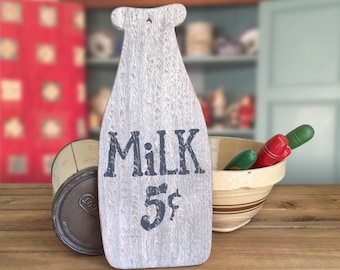 Rustic Farmhouse Milk Bottle Wall Sign, Vintage Distressed Wood Kitchen Decor with Keyhole Hanger, Primitive Folk Art