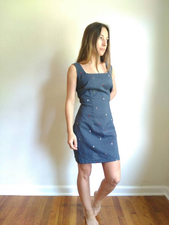 Minimalist 1990s mini dress, slip dress, size medi