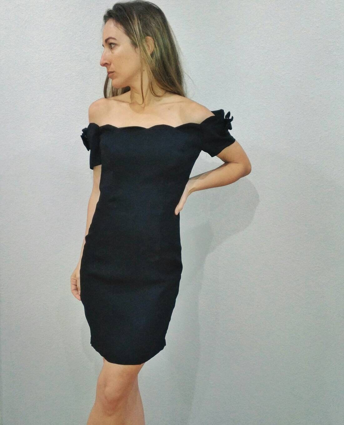 scalloped neck dress