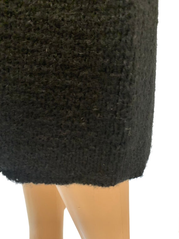 70s 80s Black Knit Below Knee Midi Skirt | Textur… - image 4