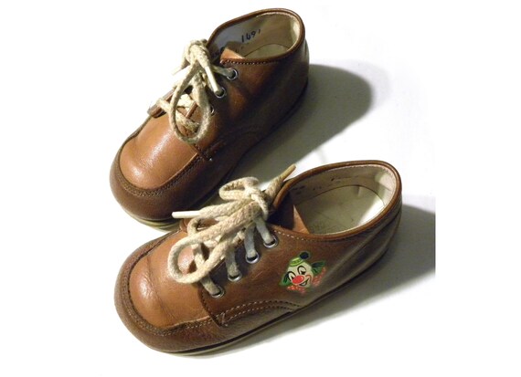 vintage stride rite shoes