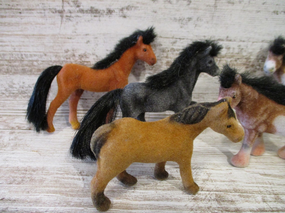 6 Cheval miniature Flocked Plastic Horses Jouet Figure Etsy