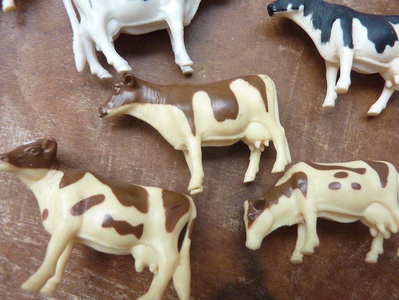 8 Miniature Cow Plastic Toy Figure Animal Terrarium Fairy Garden Supply Dairy Cow Farm Barn Decor Party Craft Supply Lot #3056