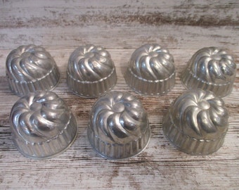 7 Vintage Aluminum Tart Molds, Fluted Baking Tins #6711
