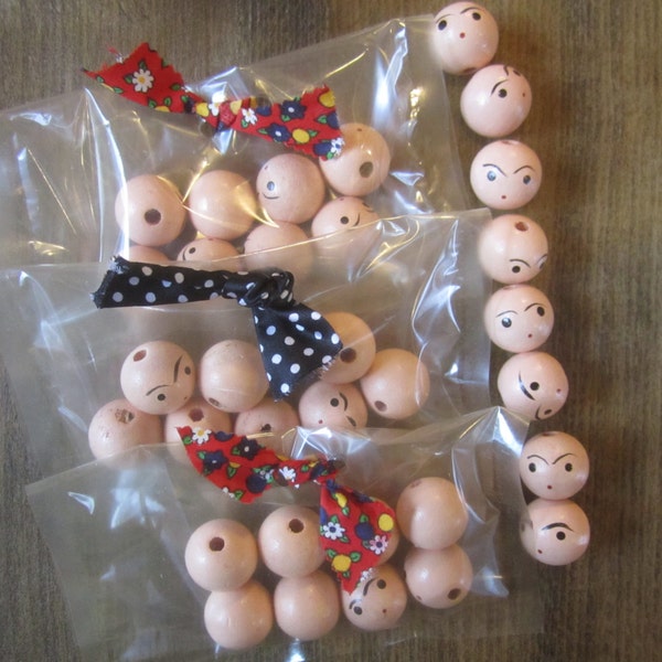 8 Wood Doll Head Face Bead Vintage 22mm Craft Supply Lot Pipe Cleaner Button Doll (#377)