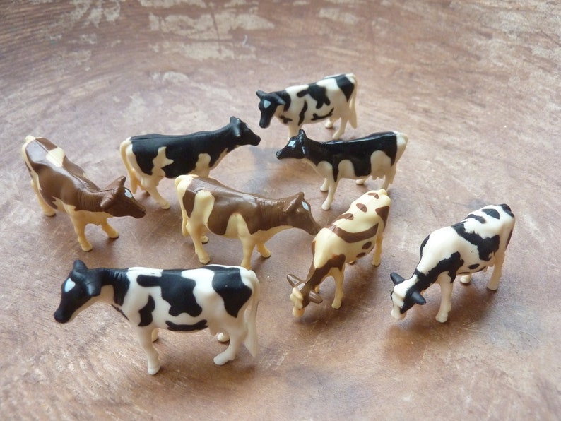 8 Miniature Cow Plastic Toy Figure Animal Terrarium Fairy Garden Supply Dairy Cow Farm Barn Decor Party Craft Supply Lot #3056