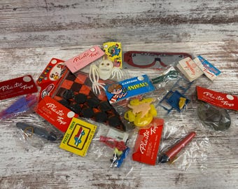 Vintage Novelty Toys: Miniature, Plastic, Dime Store, Prize, Cracker Jack, Gumball #7037