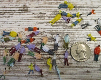 25 Micro Miniature Plastic People: Dollhouse Diorama Figures #4368