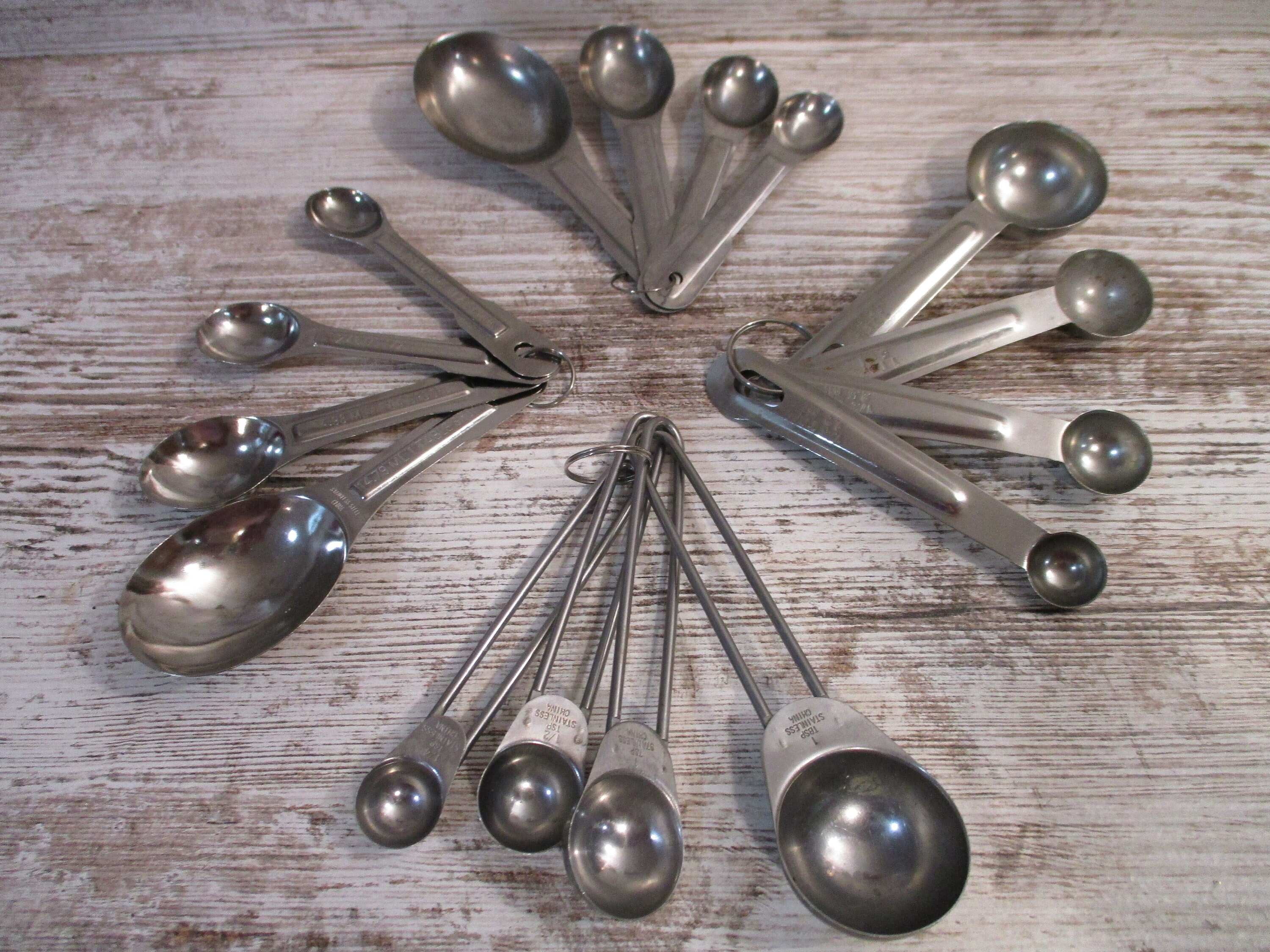 Vintage Aluminum Metal Measuring Spoons Oval Nesting Set of 4 on Ring MCM  Retro