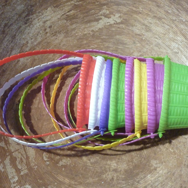 8 Miniature Plastic Easter Baskets Vintage Woven Craft Party Supply Favor Decor Lot (#2947)