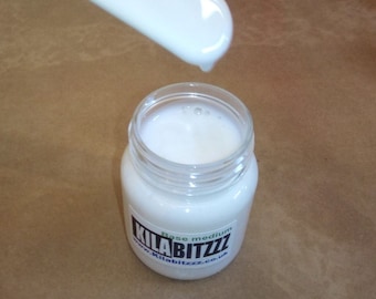 Kilabitzzz Base clear medium varnish for making your own glow paints and more