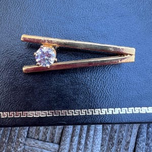 Vintage Gold Tone Single Faux Diamond Brooch Pin