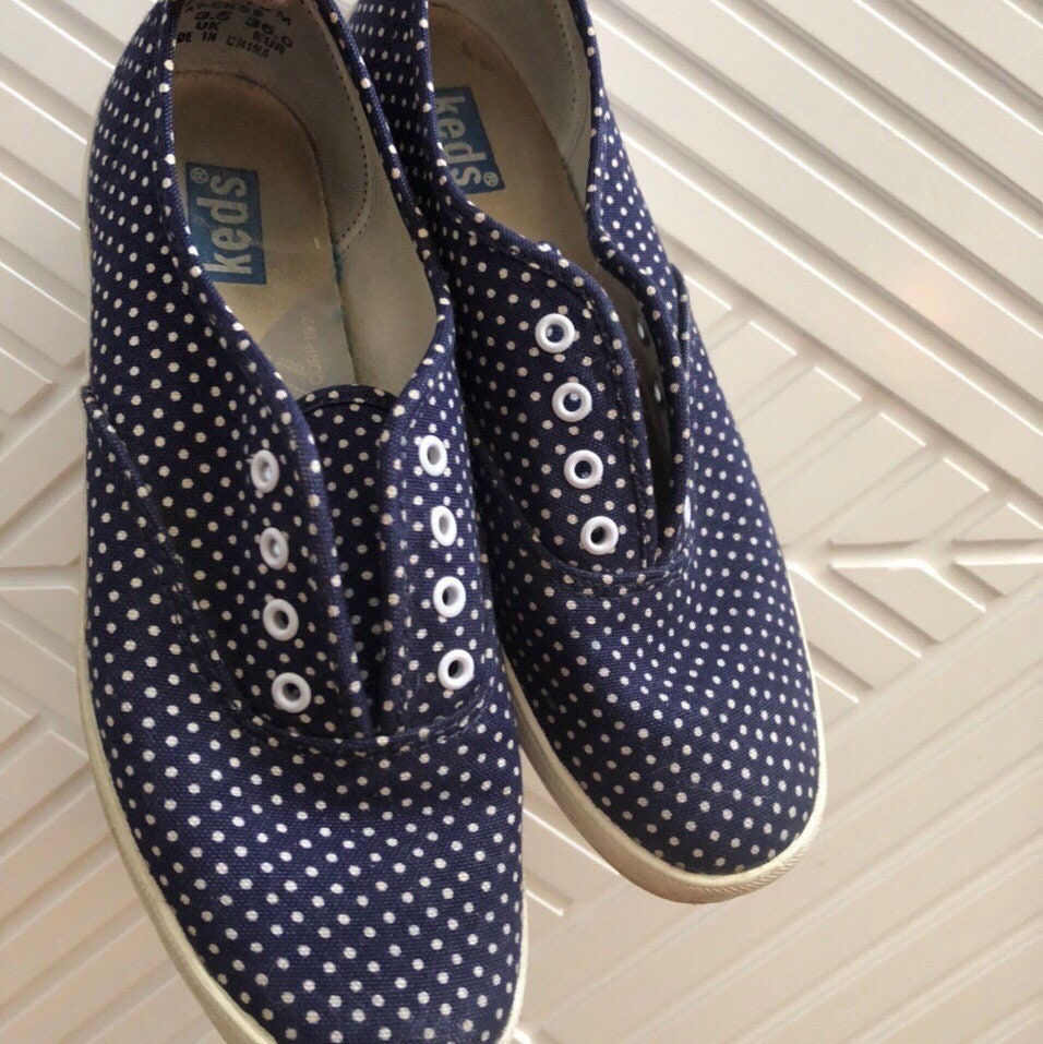 keds navy and white