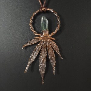 Cannabis och kristallhalsband - Koppar elektroformat halsband