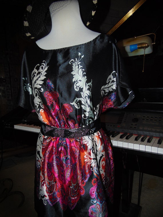 PAINTED in PAISLEY: M Satin Tunic with Sewn in Be… - image 5