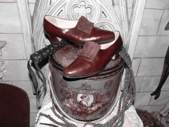 The red shoes of Pope Benedict XVI, and their many hidden meanings - The  Washington Post