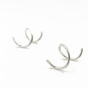 Tiny Hoop Earrings / Dainty Hoop Earrings