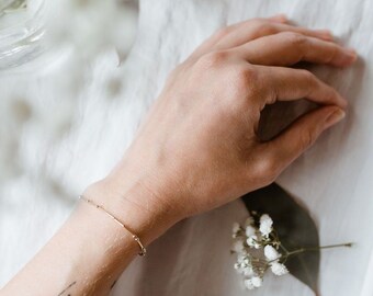 Bracelet commémoratif personnalisé, personnalisé en mémoire du bracelet, avec des perles remplies d’or 14 carats et de la soie, personnalisé en mémoire du bracelet