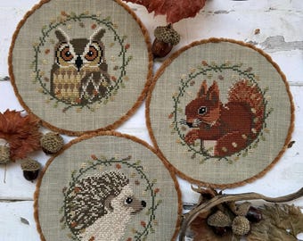 Pattern: Fall Animal Trio Cross Stitch Charts - by  Puntini Puntini