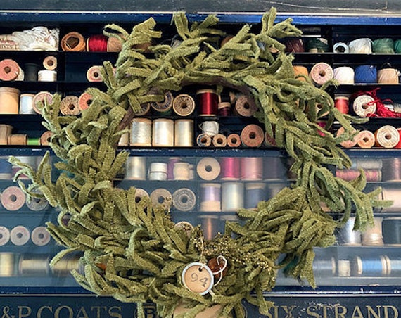 Pattern: "O' Wooly Farmhouse Wreath" by 1894 Cottonwood House